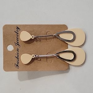 Teardrop earrings